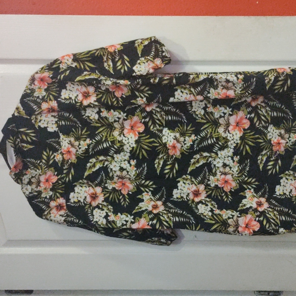 Men's shirt. - Picture 2 of 3